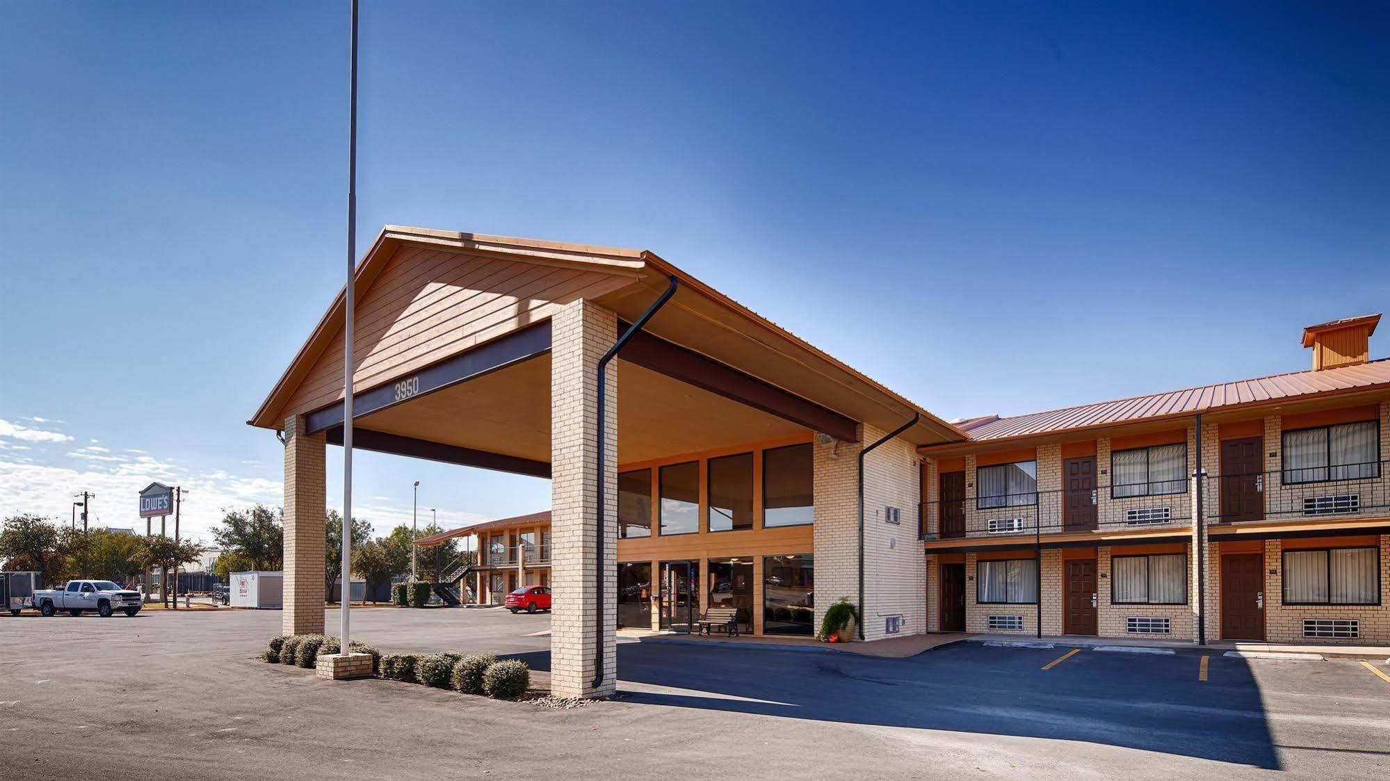 Days Inn By Wyndham Abilene Exterior photo